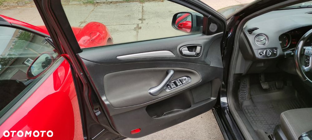 Ford Mondeo 2.0 TDCi Ambiente - 10