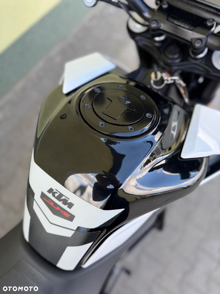 KTM Duke - 18