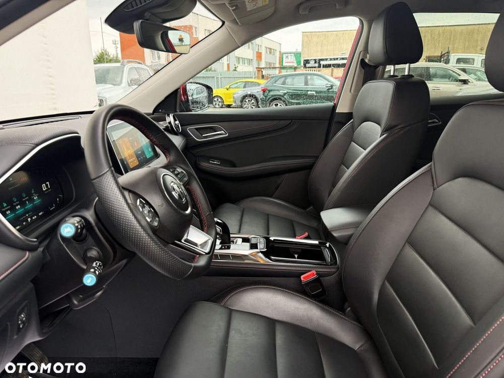 MG HS 1.5 T-GDI Excite DCT - 12