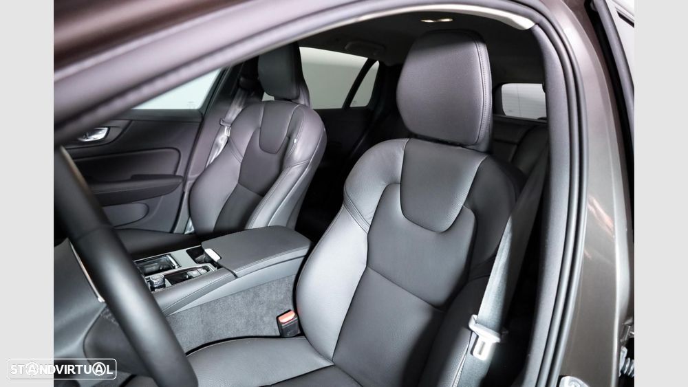 Volvo V60 2.0 T6 AWD TE Plus Dark — fotografia 8