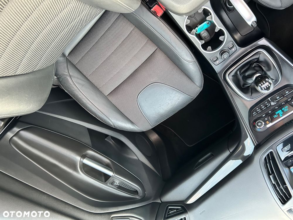 Ford Kuga 2.0 TDCi 4x4 Titanium - 14