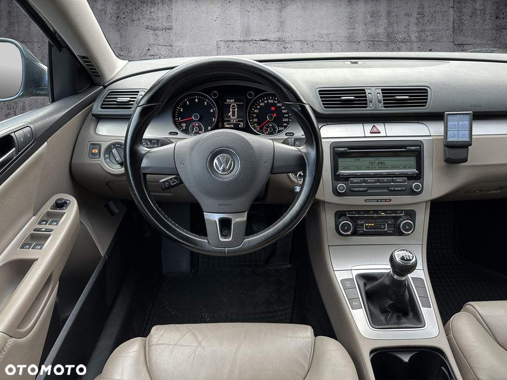 Volkswagen Passat Variant 1.8 TSI Highline - 12