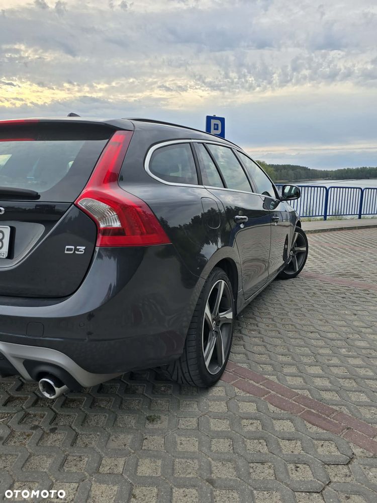 Volvo V60 D3 R-Design - 6