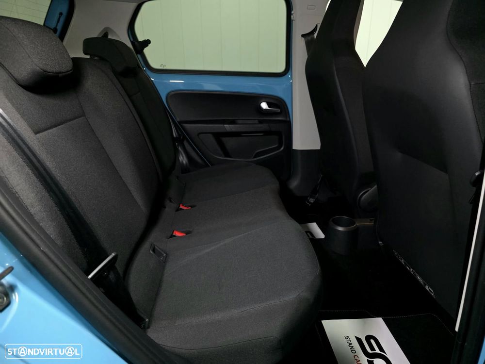 VW Up! 1.0 Move Color - 13