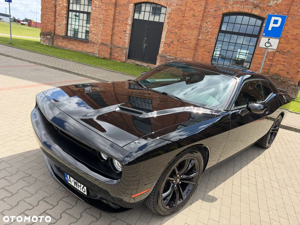 Dodge Challenger - 11