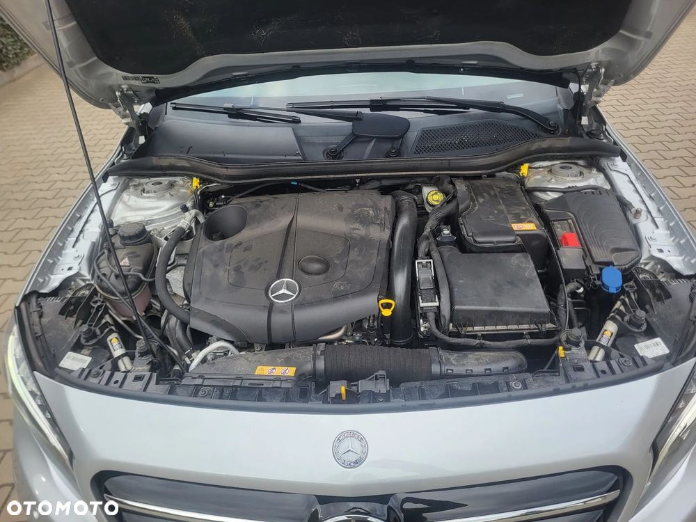 Mercedes-Benz GLA 220 d 7G-DCT AMG Line - 14