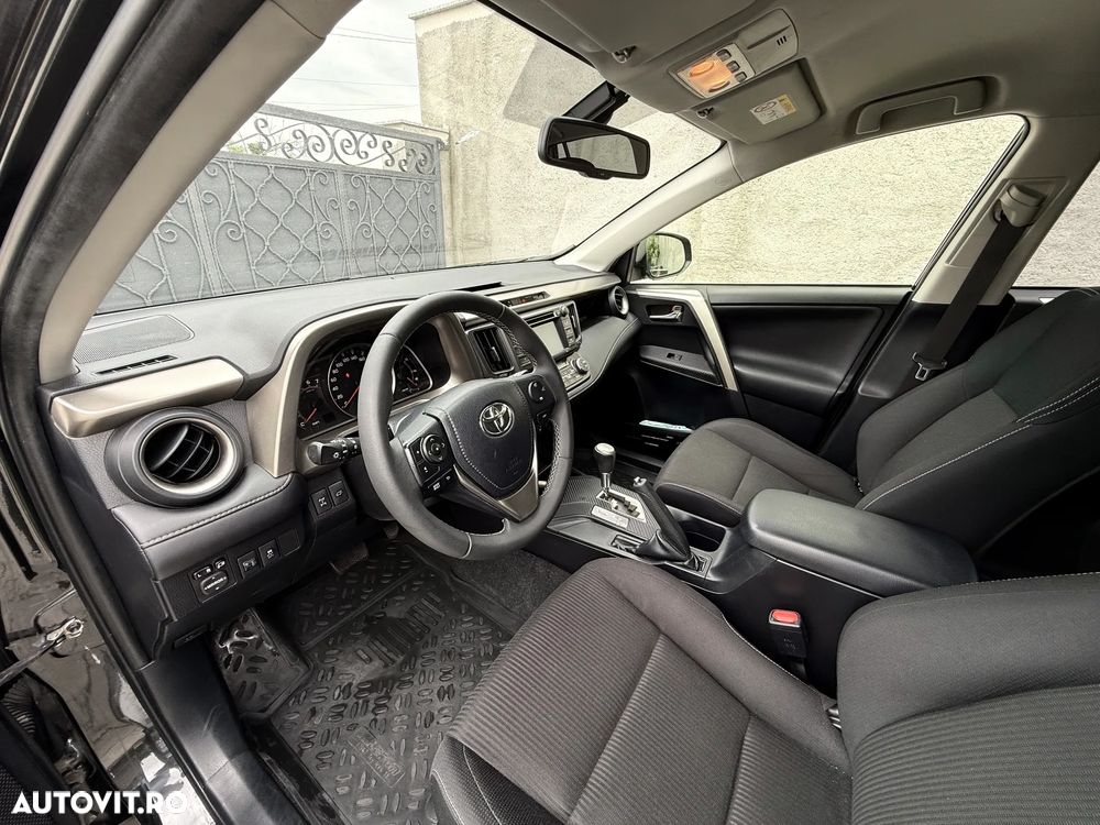 Toyota RAV4 2.2 D-4CAT 4WD Aut Executive - 7