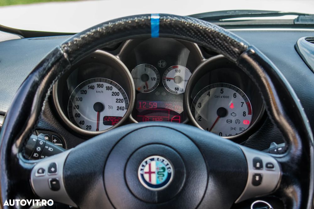Alfa Romeo GT 2.0 JTS CM Distinctive - 14