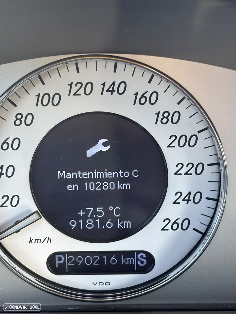 Mercedes-Benz E 270 - 11