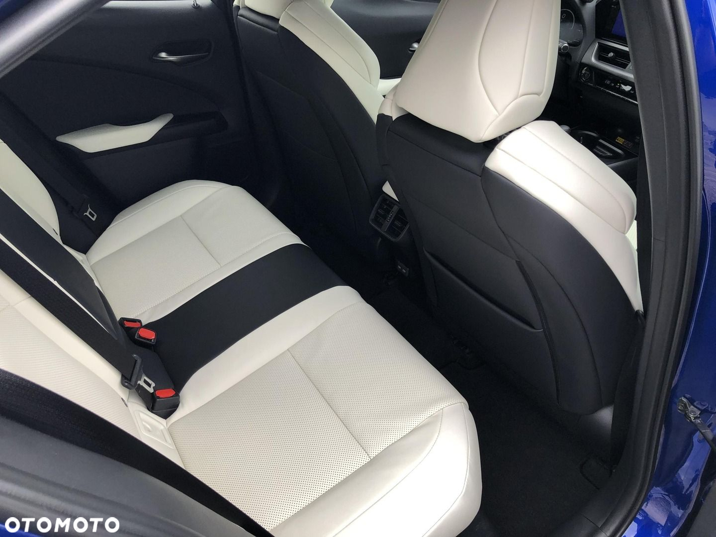 Lexus UX - 11