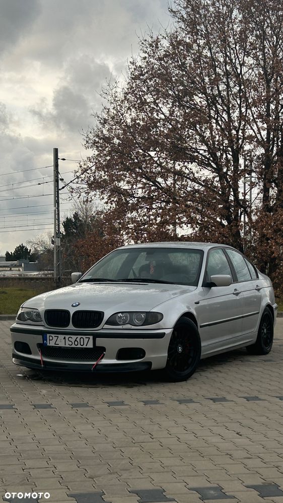 BMW Seria 3 325i - 4