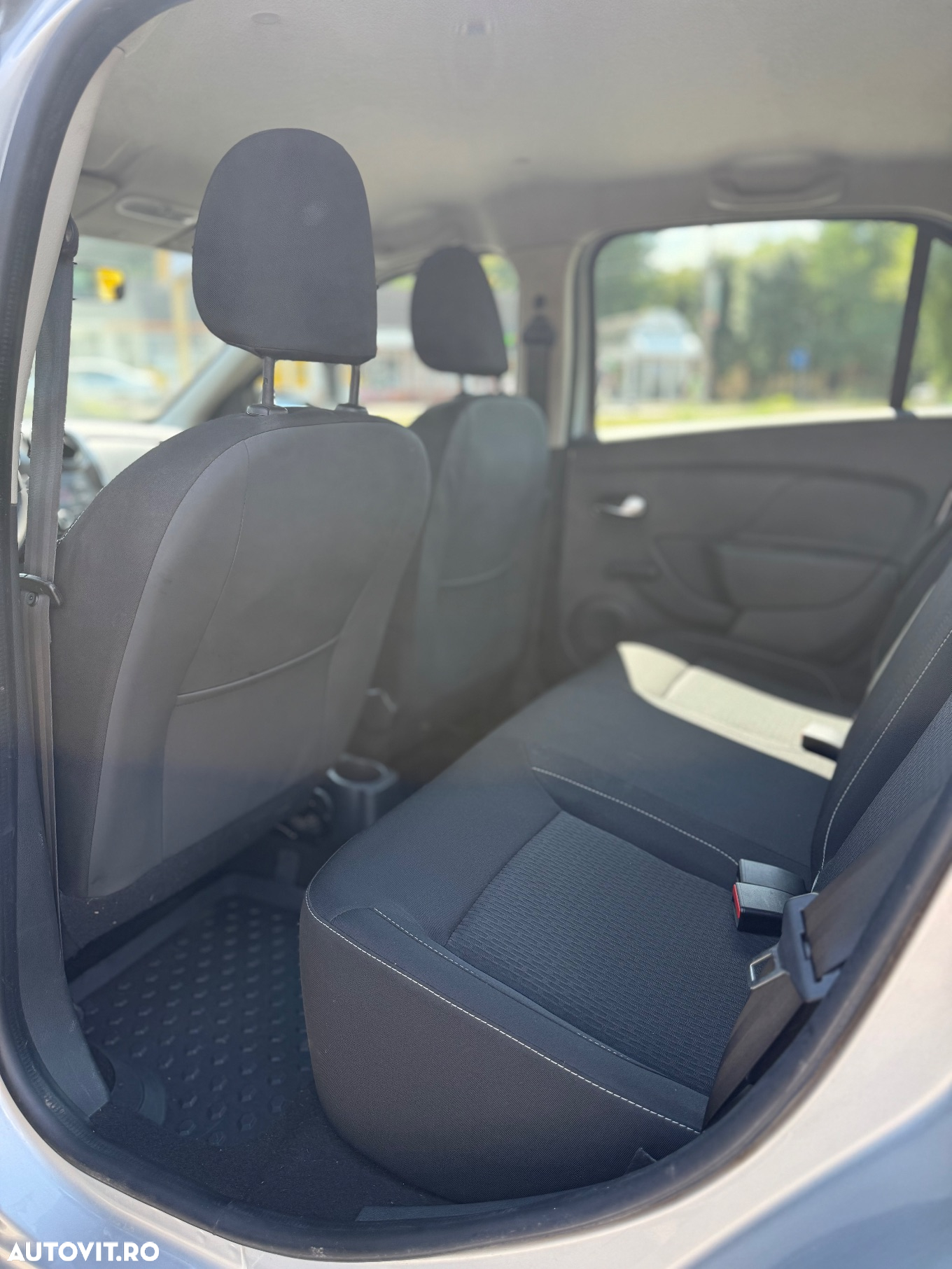 Dacia Logan TCe 90 Essential - 9
