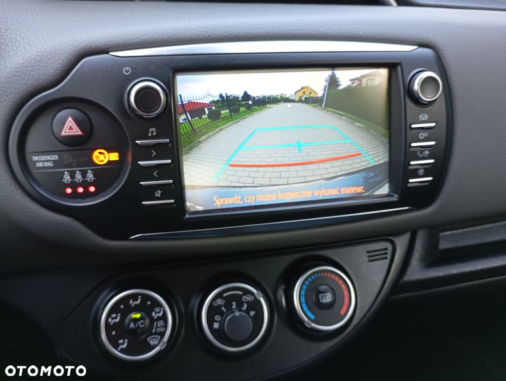 Toyota Yaris 1.0 Premium - 12