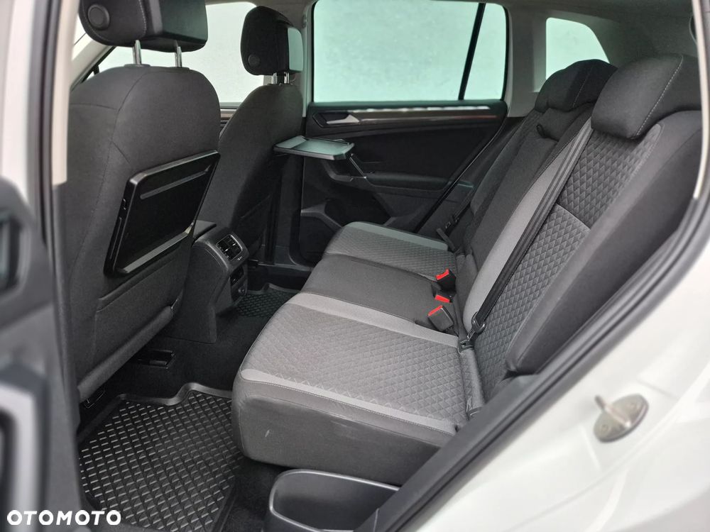 Volkswagen Tiguan 2.0 TDI SCR BlueMotion Technology Sport & Style - 16