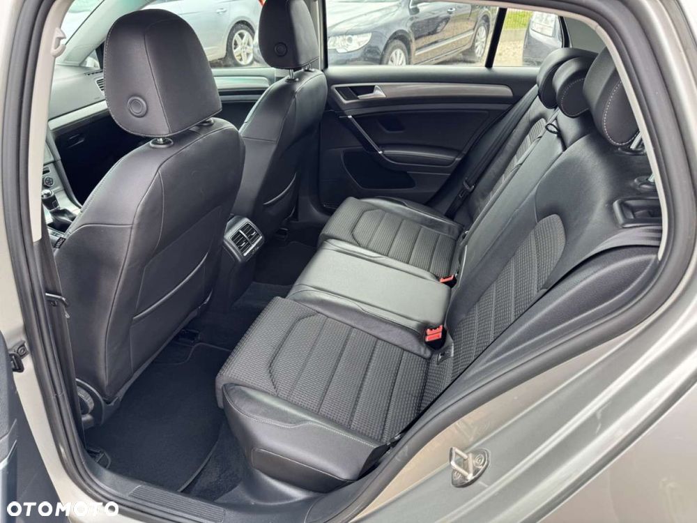 Volkswagen Golf - 20