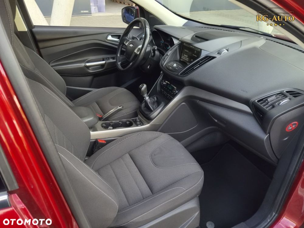 Ford Kuga - 40
