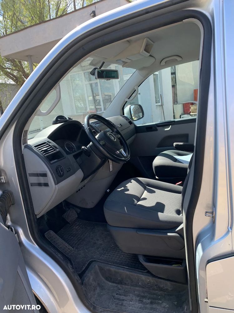 Volkswagen Caravelle - 7