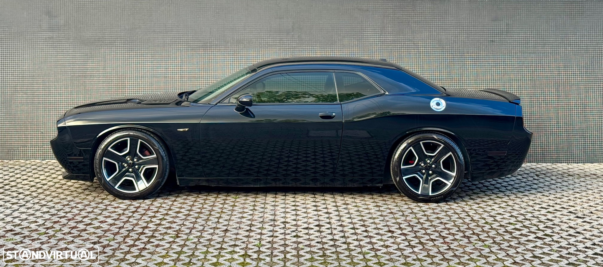 Dodge Challenger Auto SXT Plus - 17