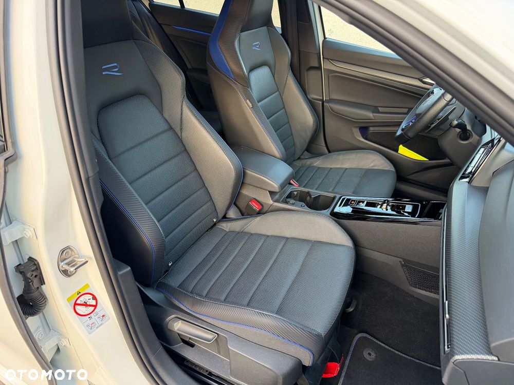 Volkswagen Golf - 36