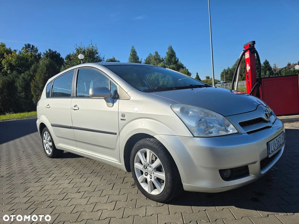 Toyota Corolla Verso - 3