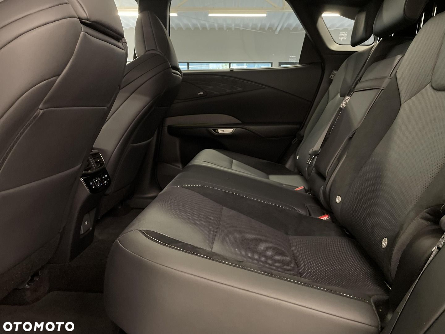 Lexus RX - 15