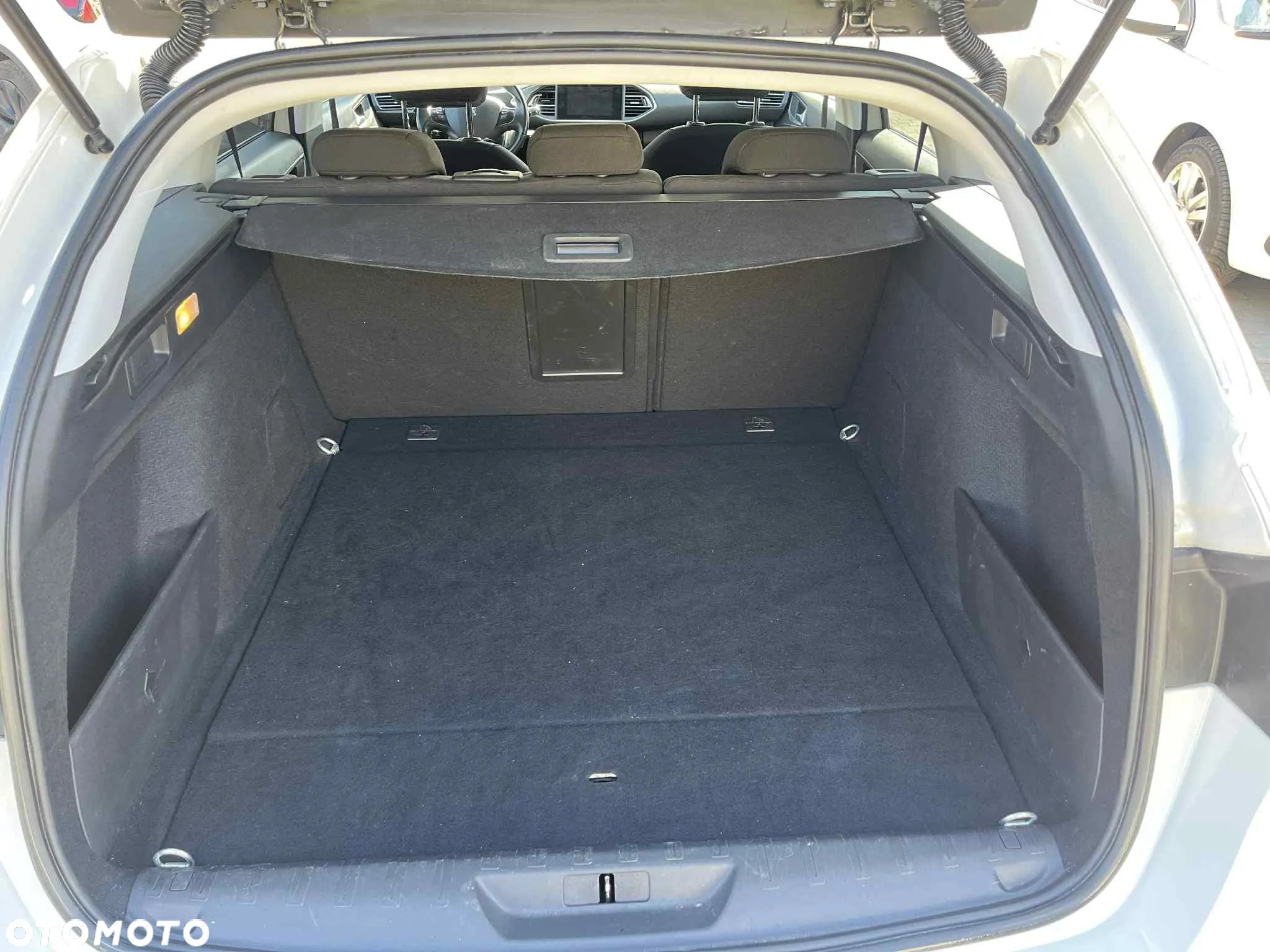 Peugeot 308 BlueHDi FAP 130 Stop & Start Style - 11