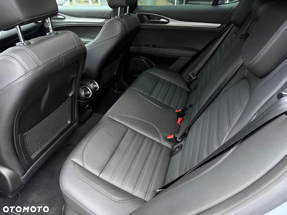 Alfa Romeo Stelvio 2.0 Turbo Veloce Q4 - 10