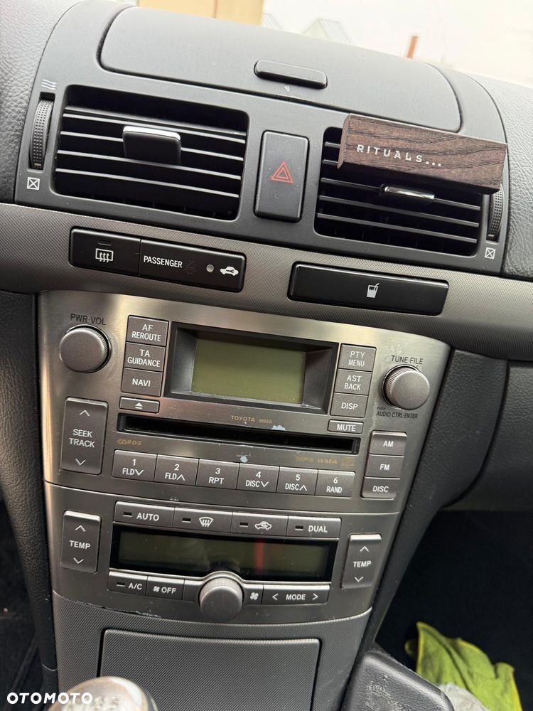 Toyota Avensis 2.0 D-4D Sol Premium - 16