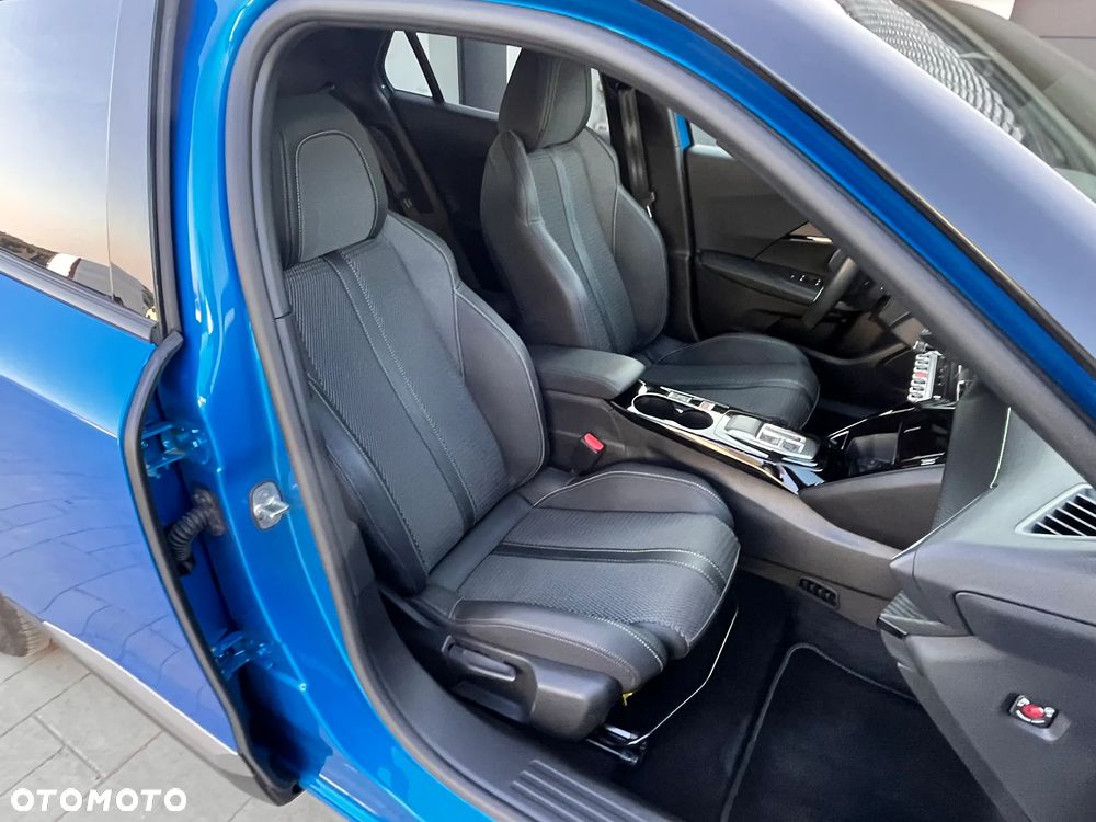 Peugeot 2008 54kWh GT Exclusive - 26