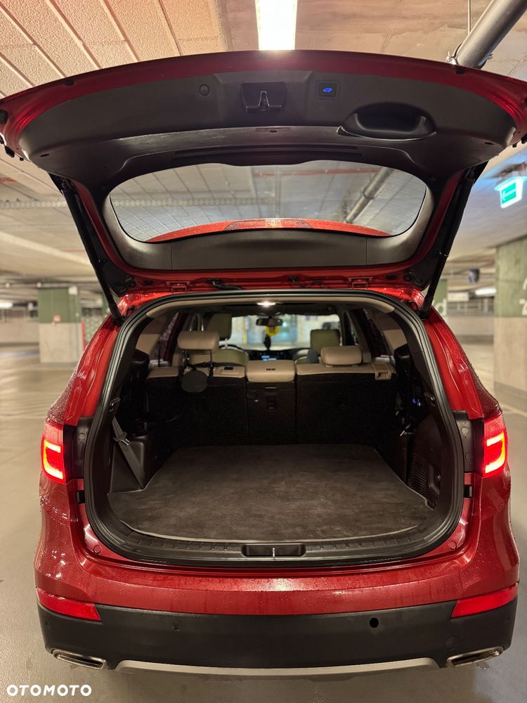 Hyundai Grand Santa Fe - 15