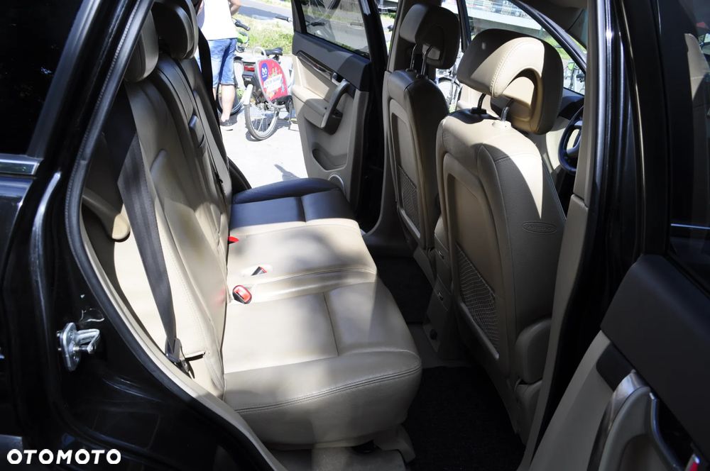 Chevrolet Captiva 2.4 LS 5os - 12