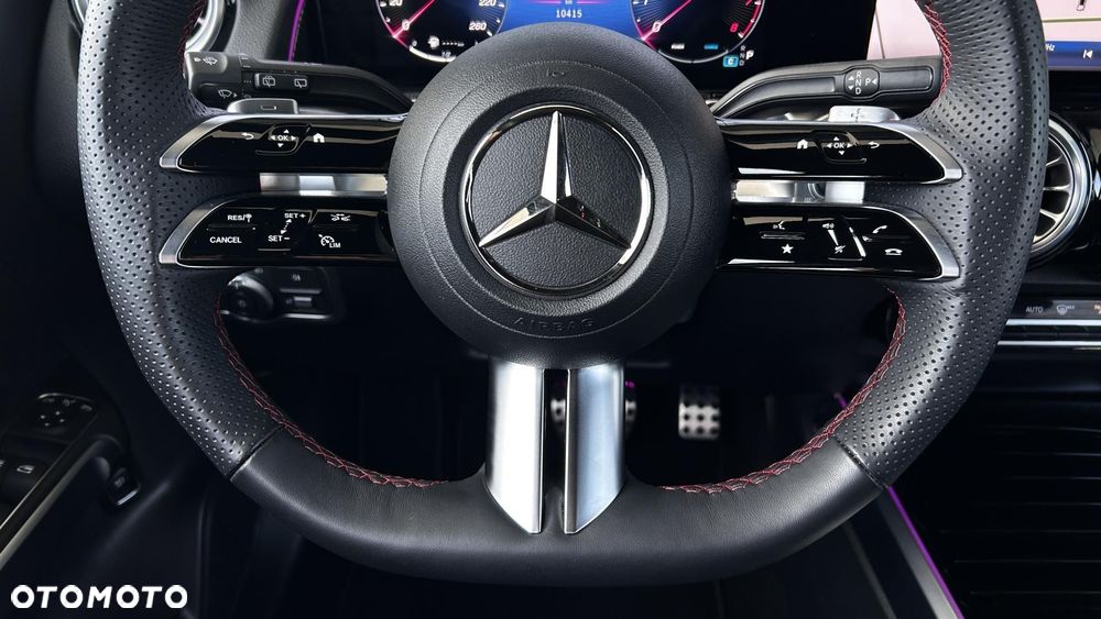 Mercedes-Benz GLB 200 AMG Line 7G-DCT - 15
