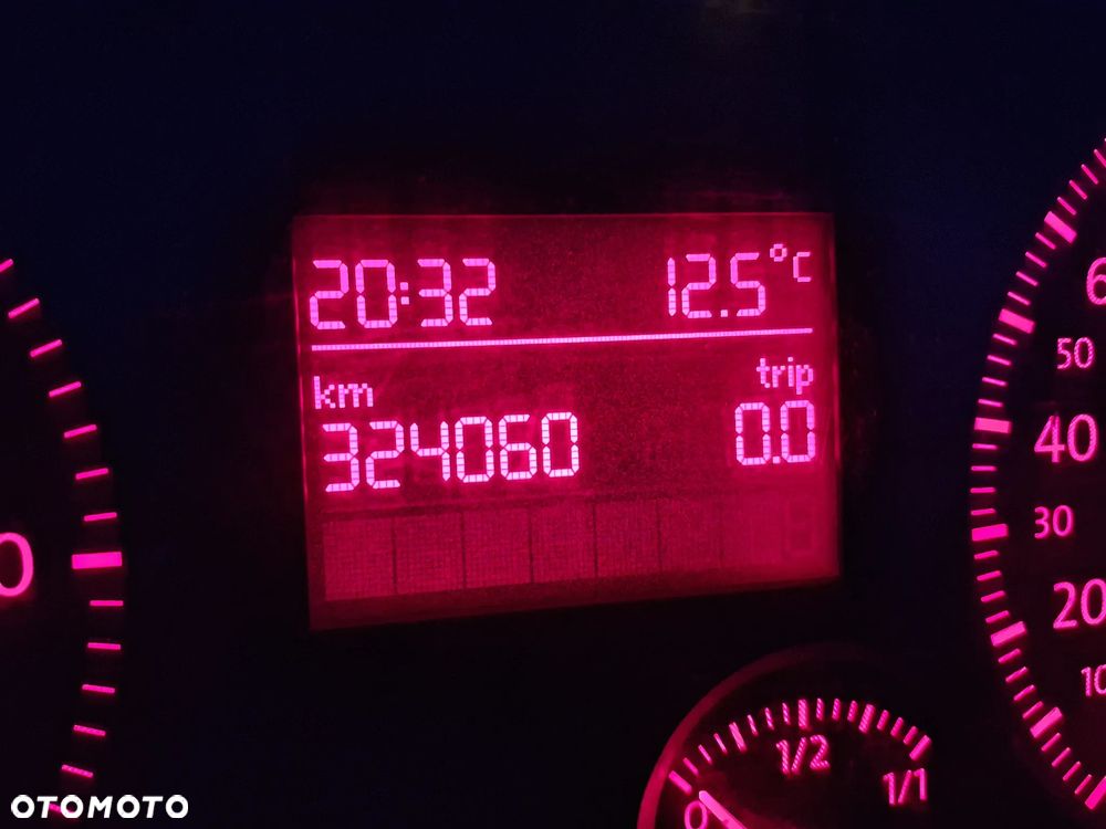 Volkswagen CADDY - 7
