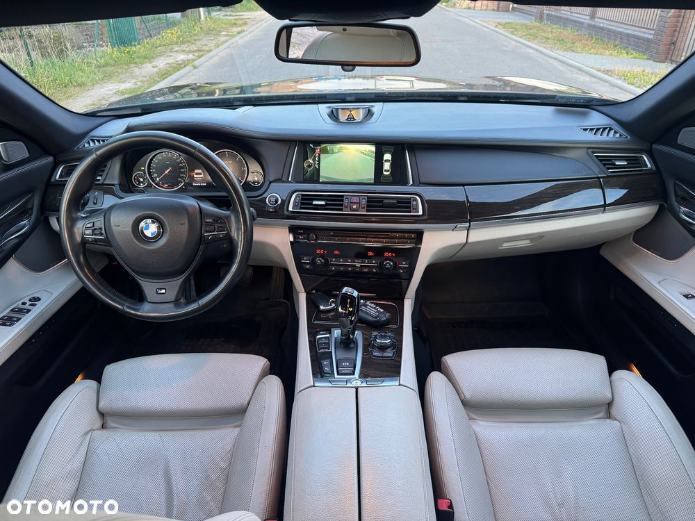 BMW Seria 7 740d xDrive - 11