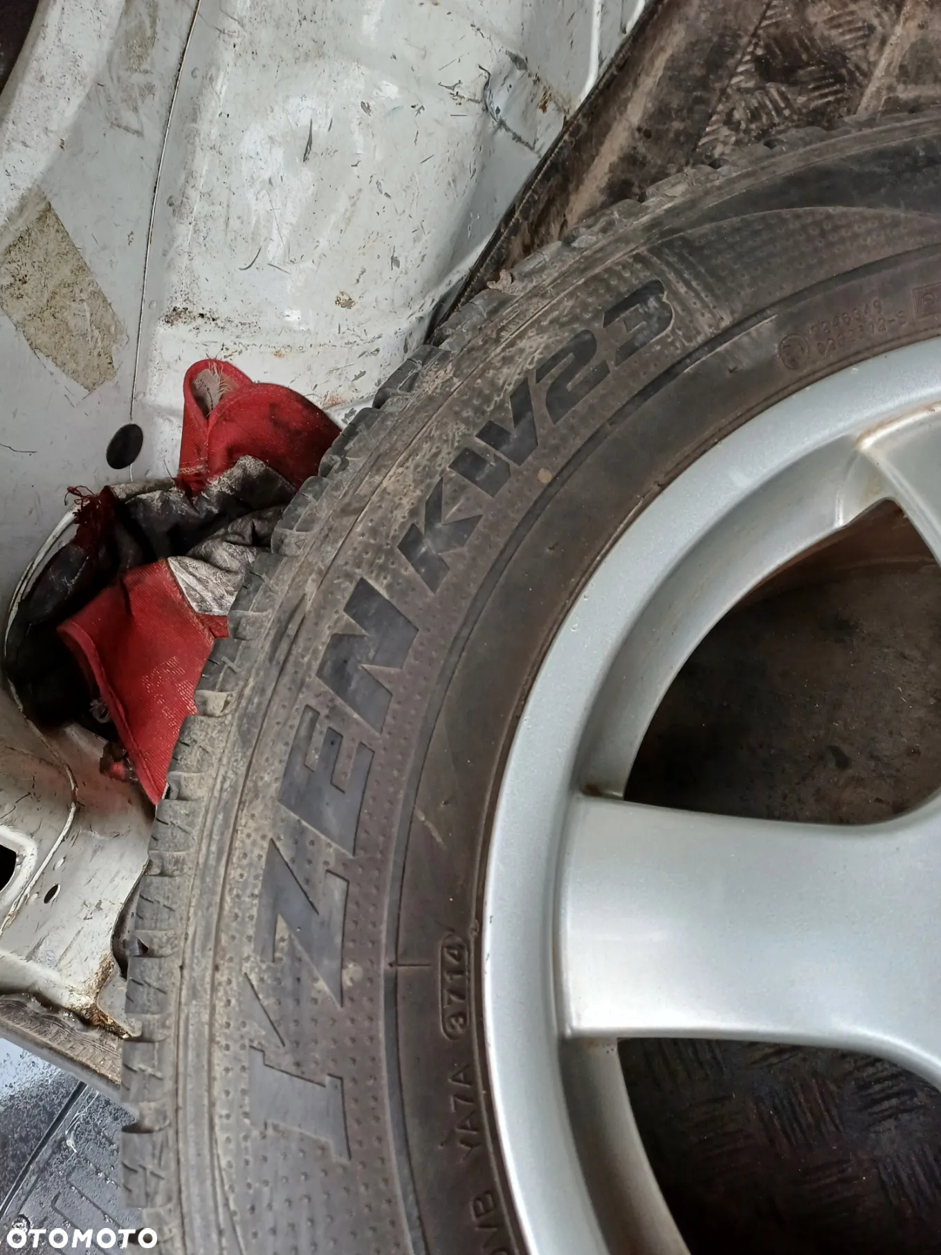 koła felgi 16 borbet bmw 5 E39 E60 E61 7 E38 E65  opony zimowe 235/60 r16 kumho 6mm  kumho i'zen izen kw23 235/60 r16 zimowe - 30