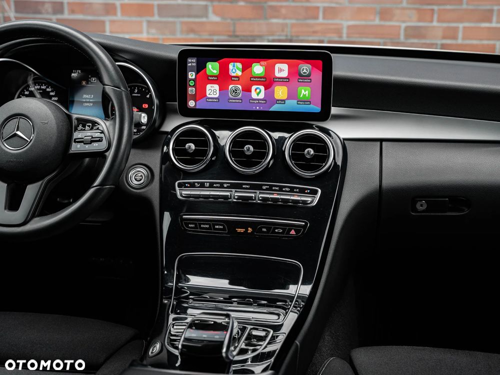 Mercedes-Benz Klasa C 220 d 4Matic T 9G-TRONIC Exclusive - 33