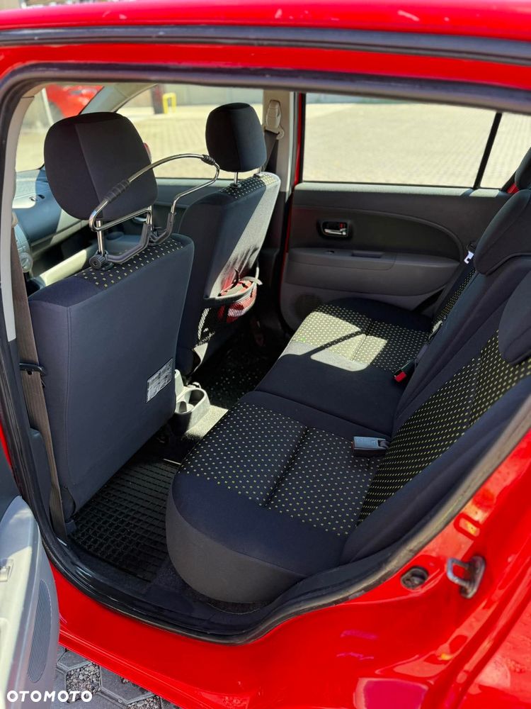 Daihatsu Sirion - 7