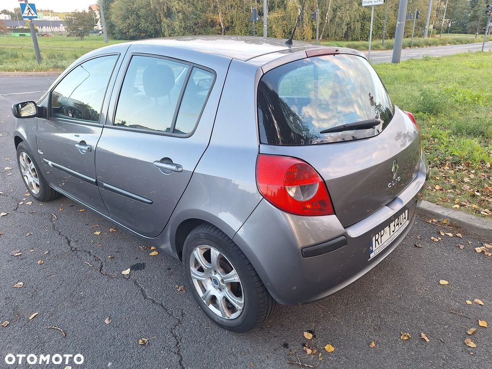 Renault Clio 2008 photo 3