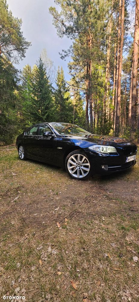 BMW Seria 5 528i xDrive Luxury Line - 3