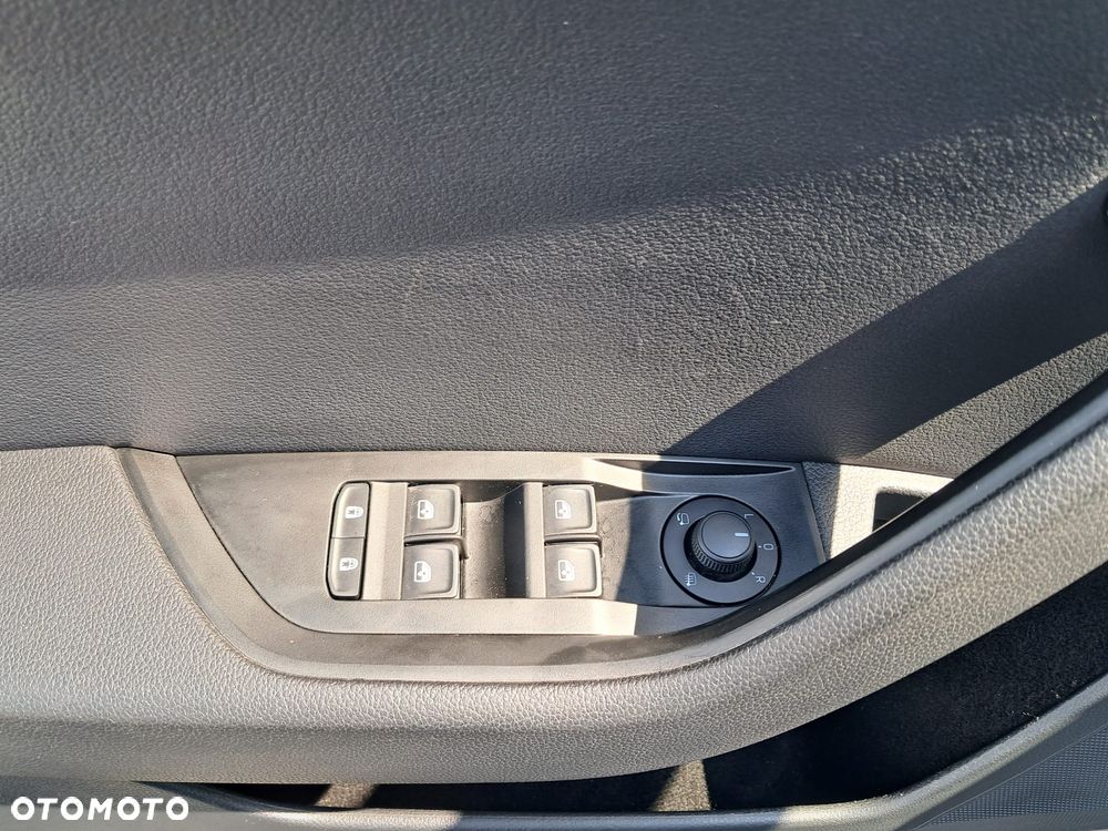 Skoda Superb 2.0 TDI SCR Ambition DSG - 22