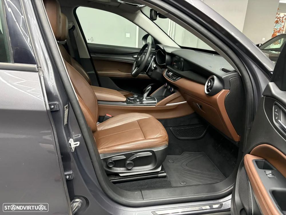 Alfa Romeo Stelvio - 9