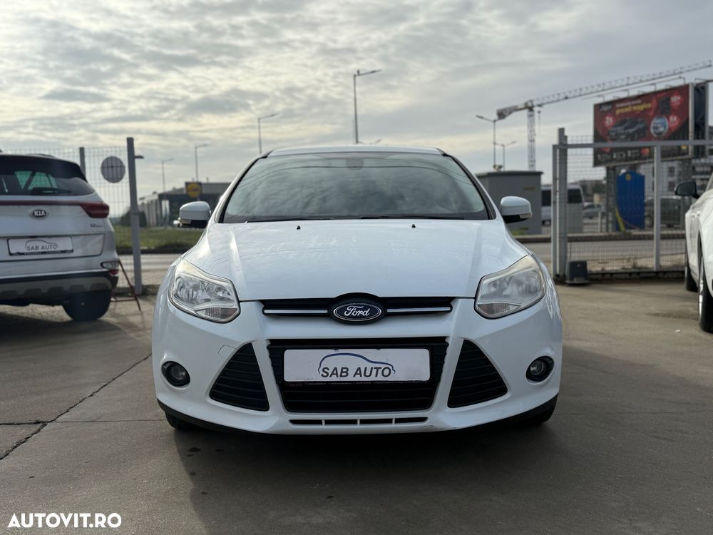 Ford Focus Turnier 1.6 TDCi ECOnetic 88g Start-Stopp-Sy Titanium - 2