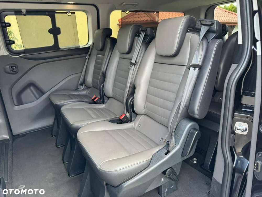 Ford Tourneo Custom - 29