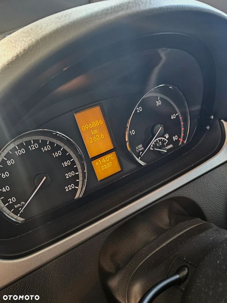 Mercedes-Benz Viano - 11