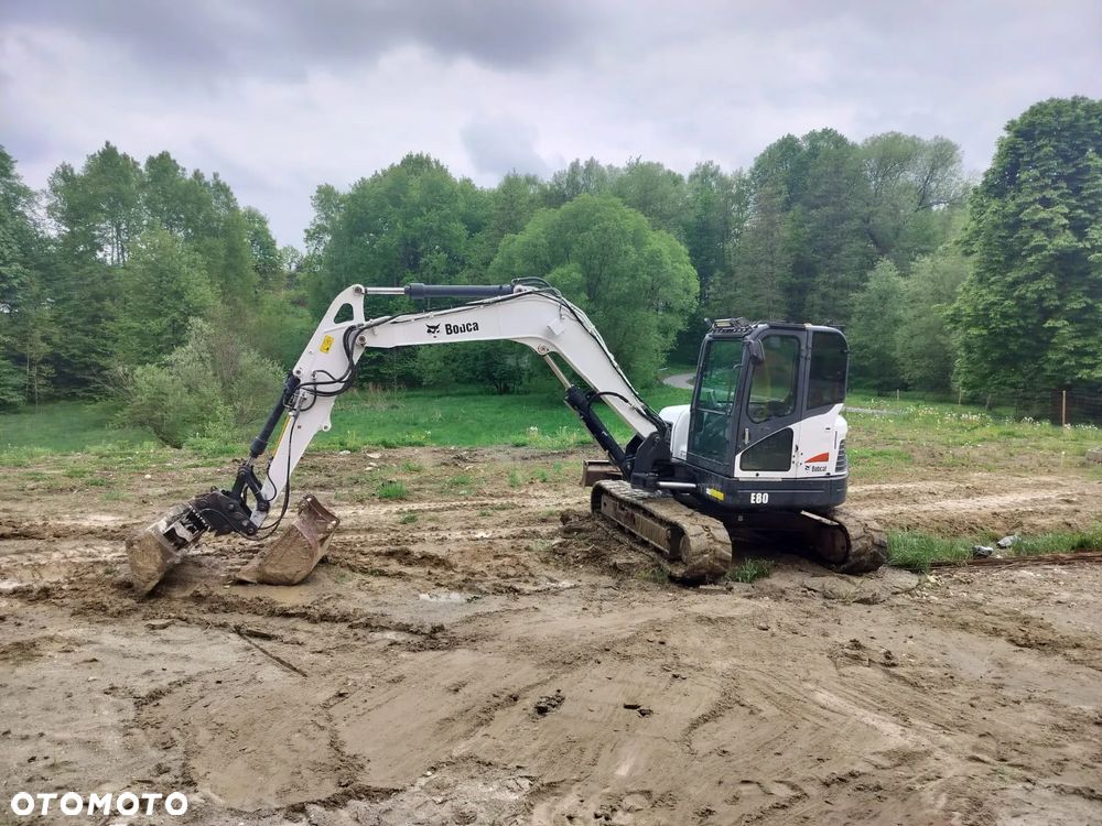 Bobcat E80 - 1