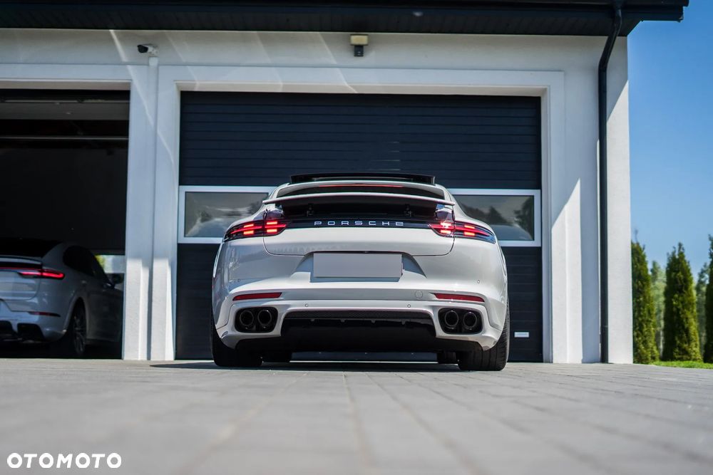 Porsche Panamera - 18