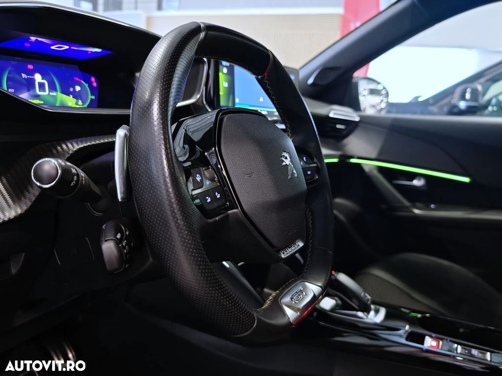 Peugeot 2008 1.2 L PureTech STT EAT8 GT Line - 5