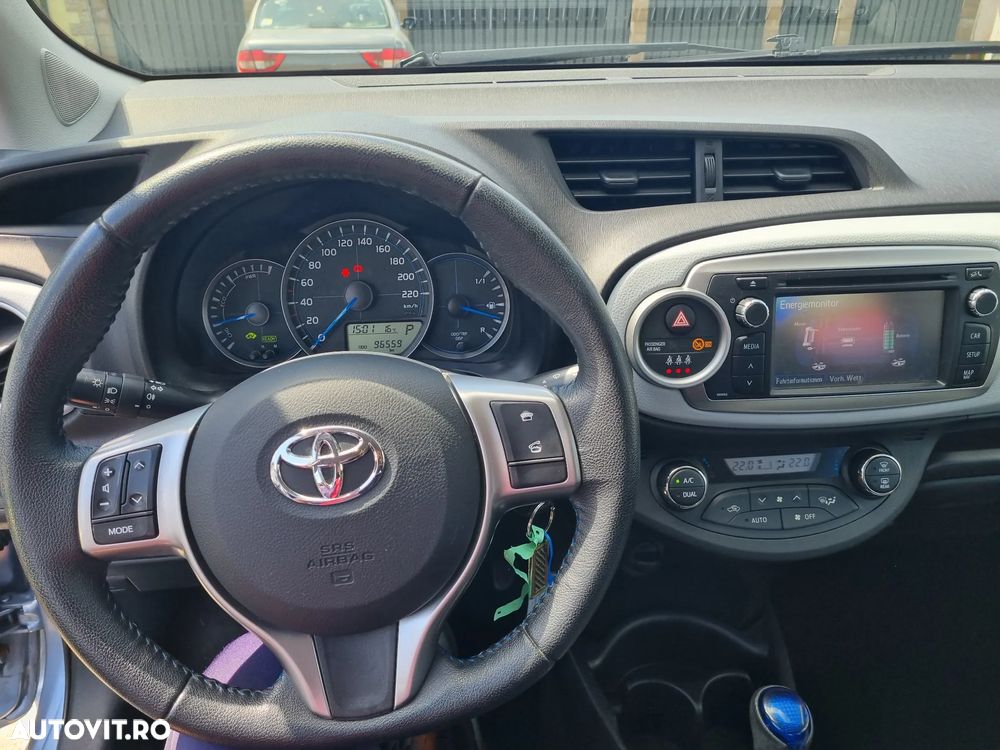 Toyota Yaris 1.5 VVT-i HSD Luna - 14
