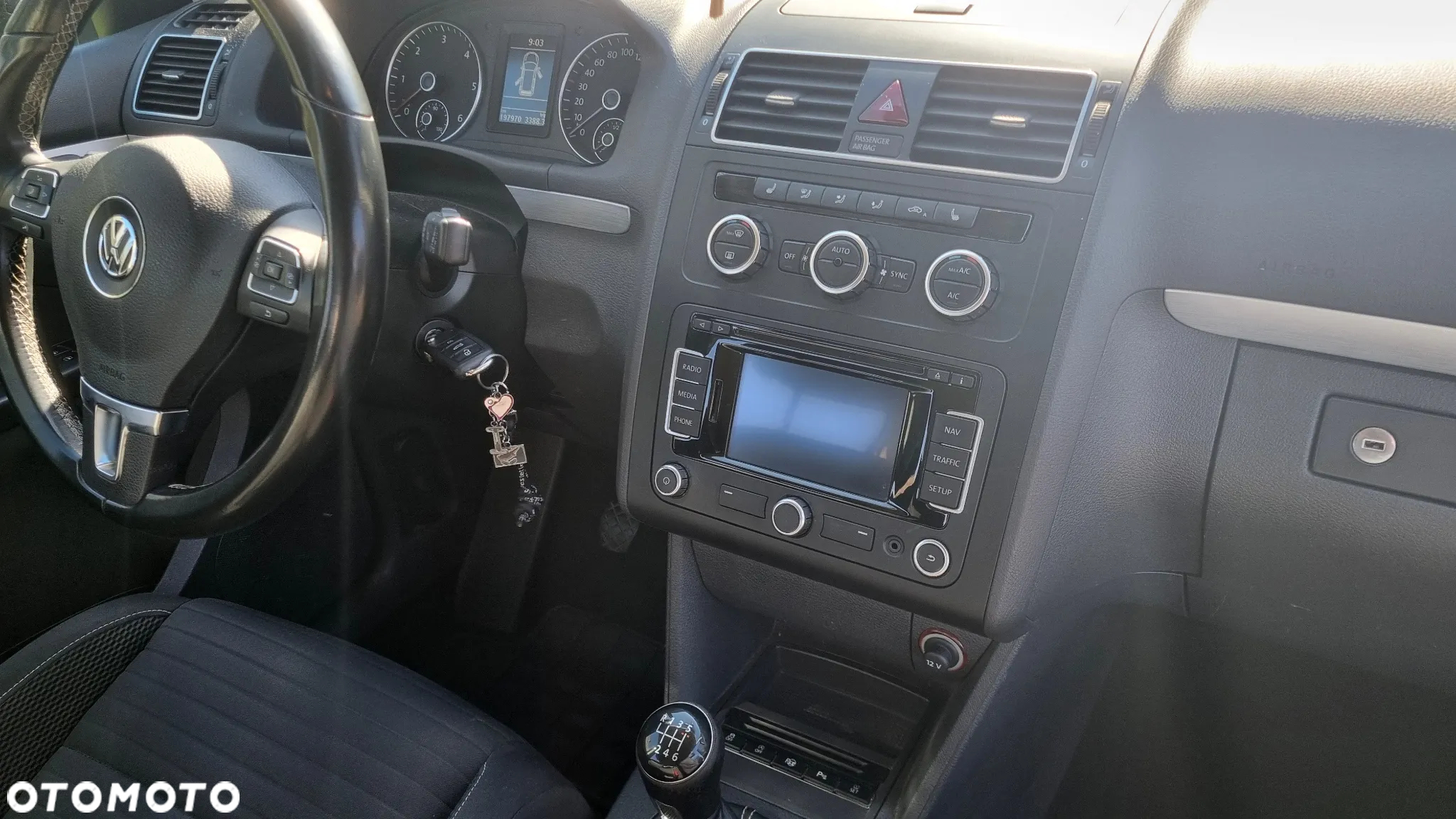 Volkswagen Touran - 10