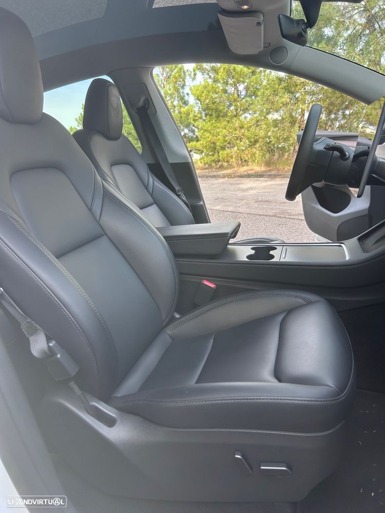 Tesla Model Y Long Range Dual Motor AWD - 8